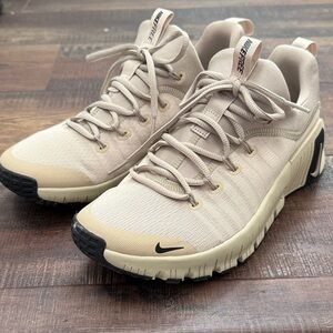 Nike Metcon Tan and Black Athletic Sneakers